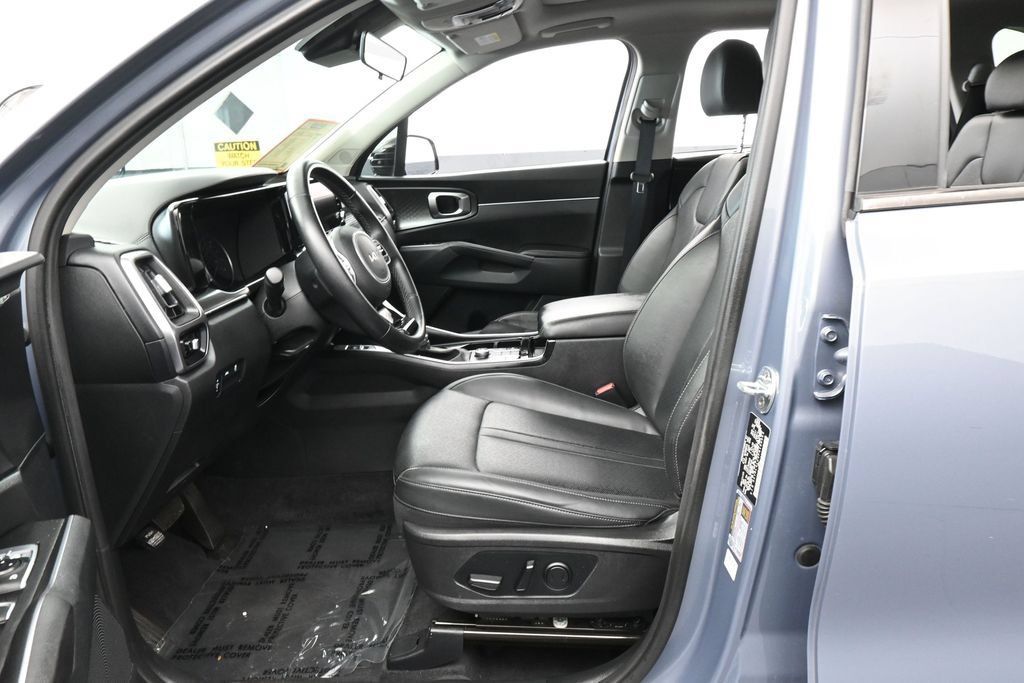 Used 2023 Kia Sorento S w/ Panoramic Sunroof Package FWD image 11