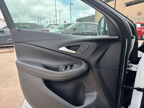 Used 2025 Buick Encore GX Preferred FWD image 33