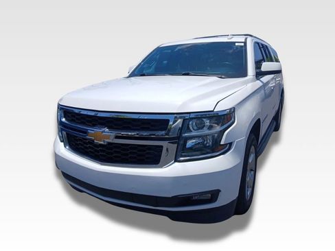 Used 2020 Chevrolet Suburban LT w/ Luxury Package RWD image 1