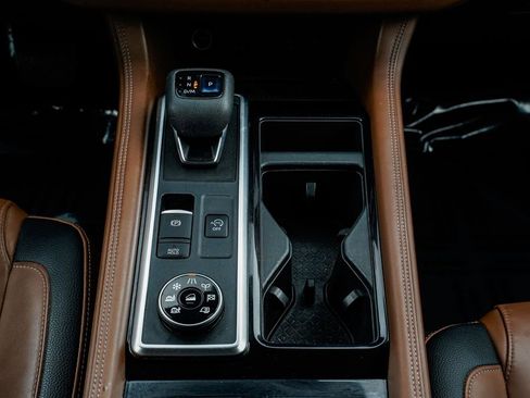 Used 2022 Nissan Pathfinder Platinum w/ Lighting Package (N93) image 14