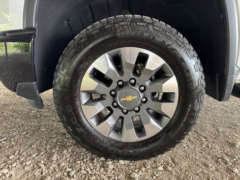 Used 2025 Chevrolet Silverado 2500 Custom w/ Custom Convenience Package image 40