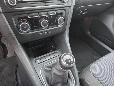 Used 2012 Volkswagen Golf TDI image 17