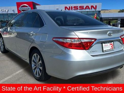 Used 2016 Toyota Camry XLE w/ Moonroof Package FWD image 5
