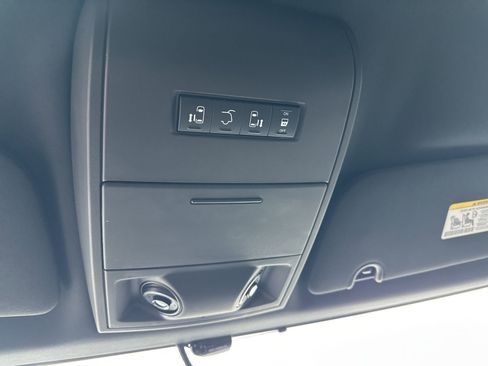 Used 2014 Dodge Grand Caravan SXT image 78