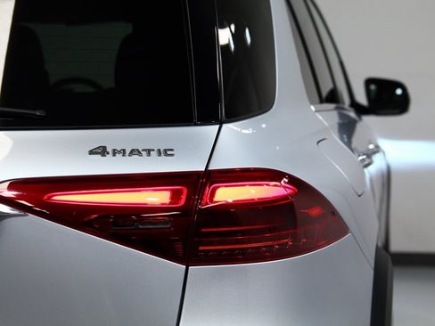 Used 2025 Mercedes-Benz GLE 350 4MATIC image 13