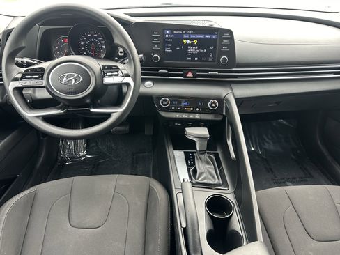 Used 2023 Hyundai Elantra SEL w/ Cargo Package image 22