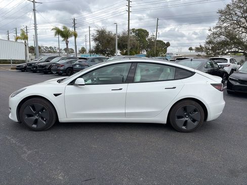 Used 2021 Tesla Model 3 Standard Range Plus image 4