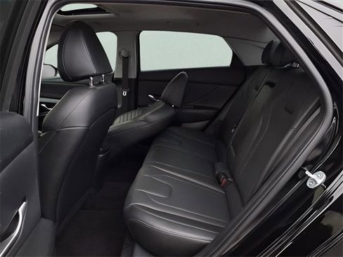 Used 2023 Hyundai Elantra Limited w/ Cargo Package image 21