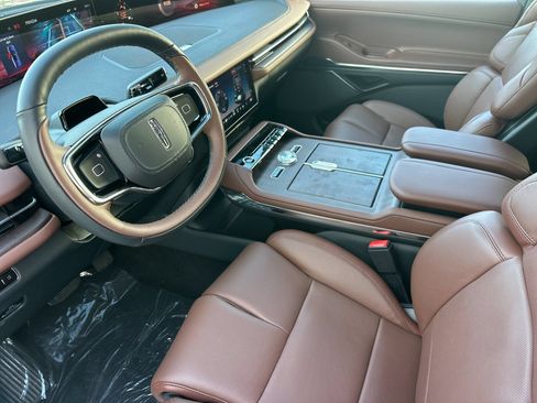New 2026 Lincoln Navigator L Reserve AWD/4WD image 9