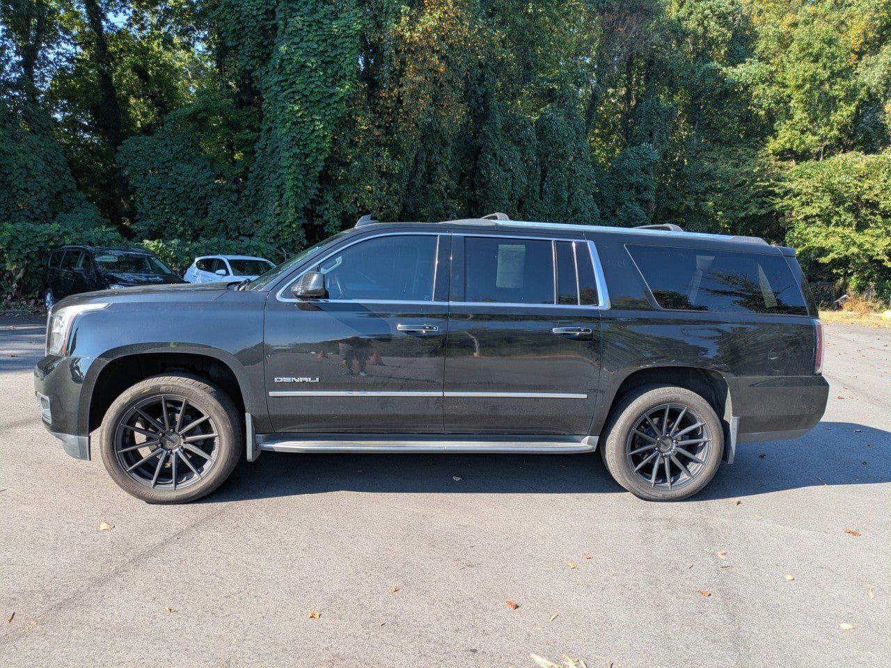 Used 2015 GMC Yukon XL Denali w/ Open Road Package AWD/4WD image 3