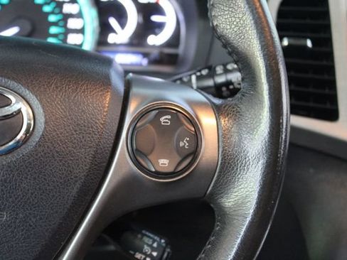 Used 2013 Toyota Venza LE AWD/4WD image 17