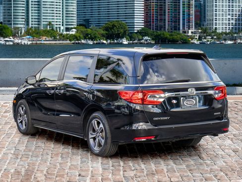 Certified 2018 Honda Odyssey Touring image 7