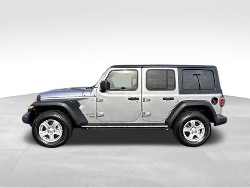 Used 2019 Jeep Wrangler Unlimited Sport S AWD/4WD image 3