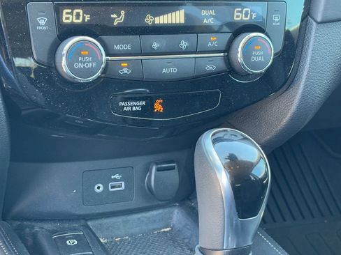 Used 2020 Nissan Rogue SL w/ Premium Package FWD image 26