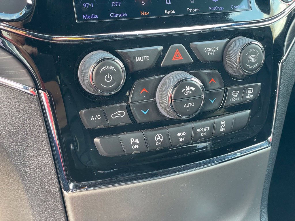 Used 2020 Jeep Grand Cherokee Limited AWD/4WD image 20