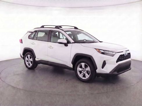 Used 2023 Toyota RAV4 XLE w/ Convenience Package image 3