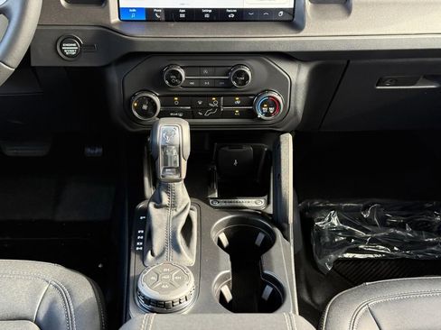 New 2025 Ford Bronco Badlands image 9