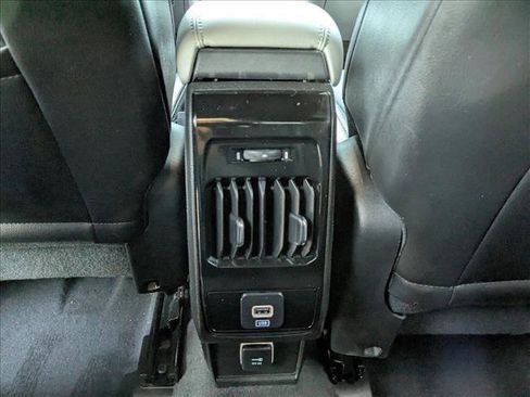 Used 2023 Jeep Compass Limited w/ Sun and Sound Group image 17