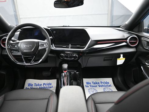 Certified 2024 Chevrolet Trax RS w/ Sunroof Package image 22