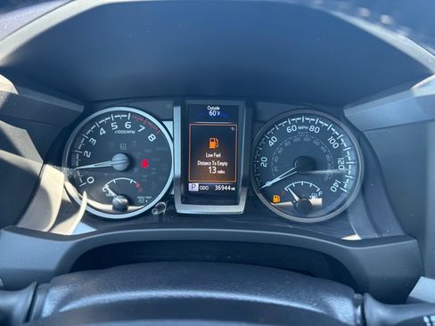 Used 2022 Toyota Tacoma TRD Sport w/ Black Out Package (TMS) AWD/4WD image 19