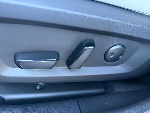 New 2026 Mitsubishi Outlander SE image 12