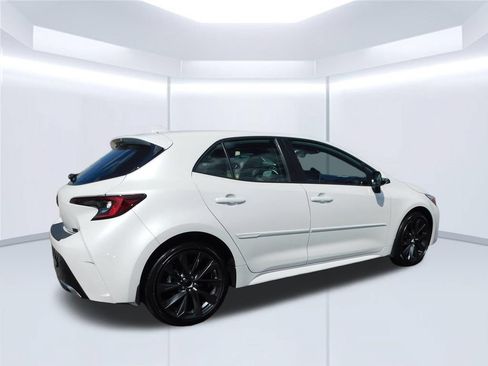 Used 2024 Toyota Corolla XSE FWD image 3