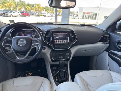 Used 2019 Jeep Cherokee Limited AWD/4WD image 27