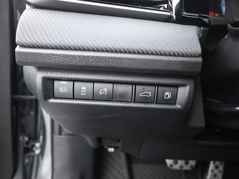 Used 2025 Toyota Camry SE FWD image 12