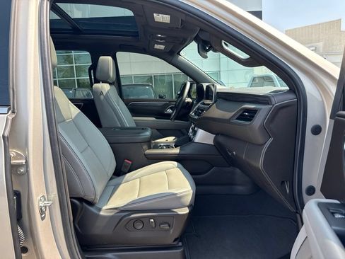 Used 2023 GMC Yukon XL SLT w/ SLT Premium Package AWD/4WD image 18