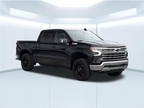 Used 2024 Chevrolet Silverado 1500 LTZ w/ Z71 Off-Road Package AWD/4WD image 8