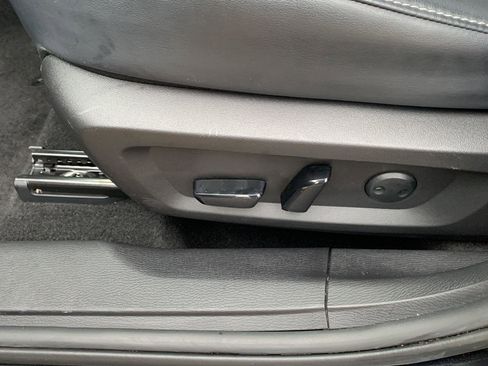 Used 2024 Mitsubishi Outlander SE image 18