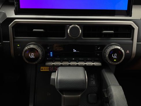 Used 2026 Toyota 4Runner Limited AWD/4WD image 32