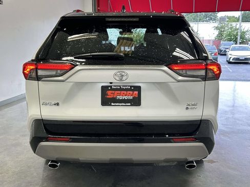 Used 2025 Toyota RAV4 XSE AWD/4WD image 4