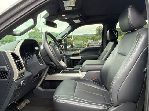 Used 2022 Ford F250 Lariat w/ Black Appearance Package AWD/4WD image 11