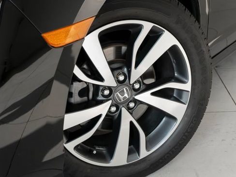 Certified 2023 Honda Odyssey Touring image 2