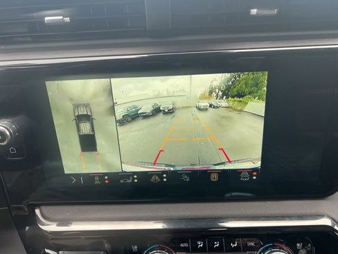 Used 2024 GMC Sierra 2500 AT4 w/ AT4 Premium Plus Package image 13