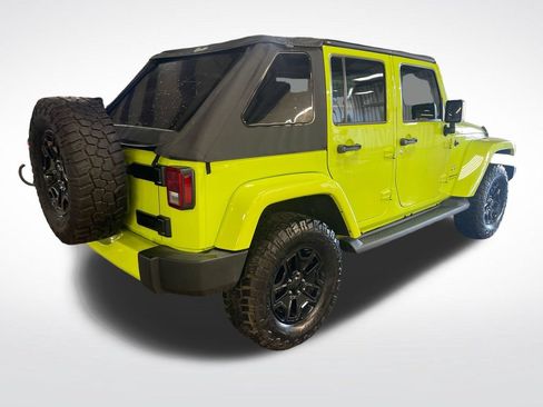 Used 2017 Jeep Wrangler Unlimited Sahara AWD/4WD image 5