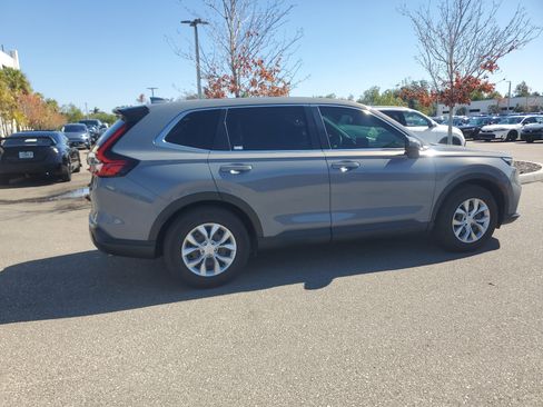 Used 2024 Honda CR-V LX image 7