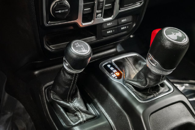 Used 2024 Jeep Wrangler Unlimited Sport AWD/4WD image 23