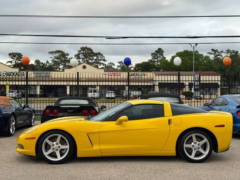 Used 2006 Chevrolet Corvette Coupe w/ Preferred Equipment Group RWD image 8