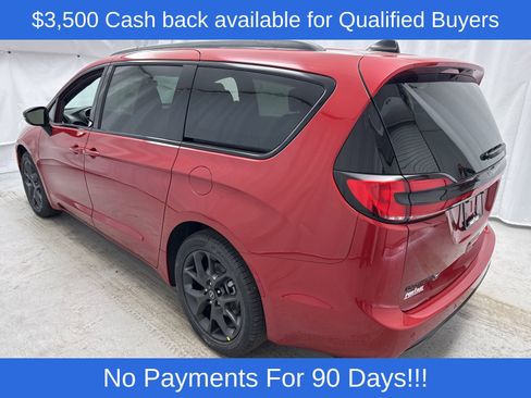 New 2026 Chrysler Pacifica Select w/ S Appearance Package image 5