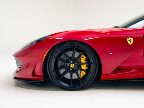 Used 2019 Ferrari 812 Superfast image 16