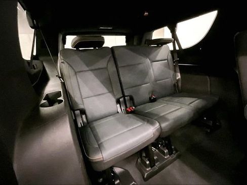 Used 2025 GMC Yukon XL AT4 w/ AT4 Premium Plus Package image 32