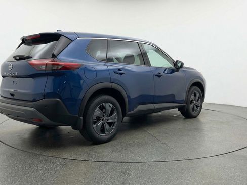 Used 2025 Nissan Rogue SV FWD image 9