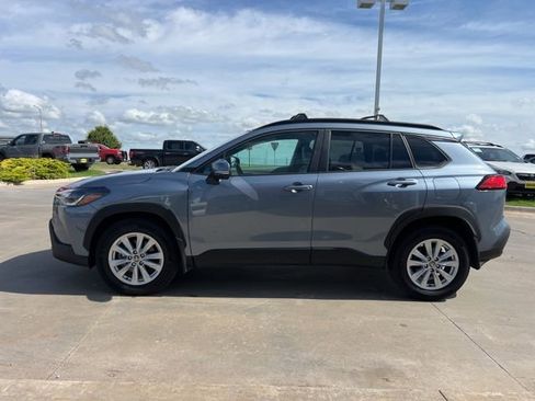 Used 2024 Toyota Corolla Cross LE image 4