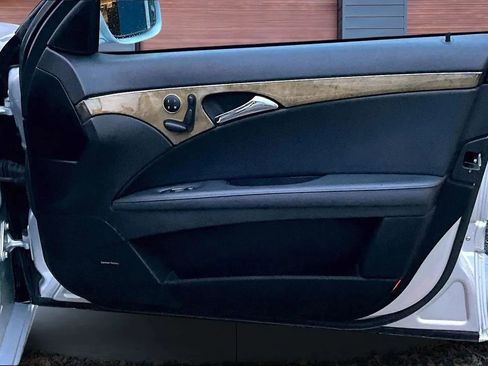 Used 2008 Mercedes-Benz E 350 E 350 Sedan 4D image 22