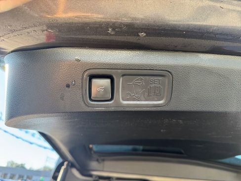 Used 2021 Ford Expedition XLT image 22