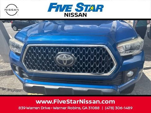 Used 2018 Toyota Tacoma TRD Off-Road w/ TRD Premium Off Road Package RWD image 2