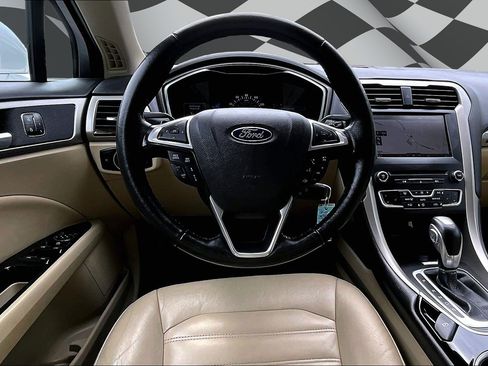 Used 2016 Ford Fusion SE w/ Equipment Group 202A FWD image 5