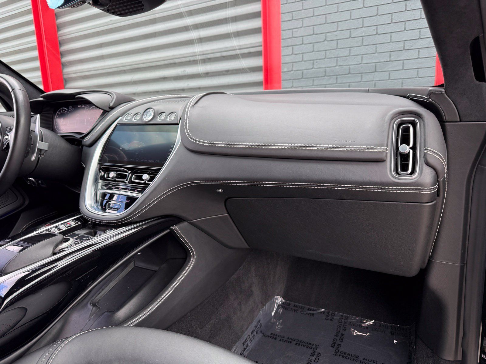 Used 2021 Aston Martin DBX AWD/4WD image 37